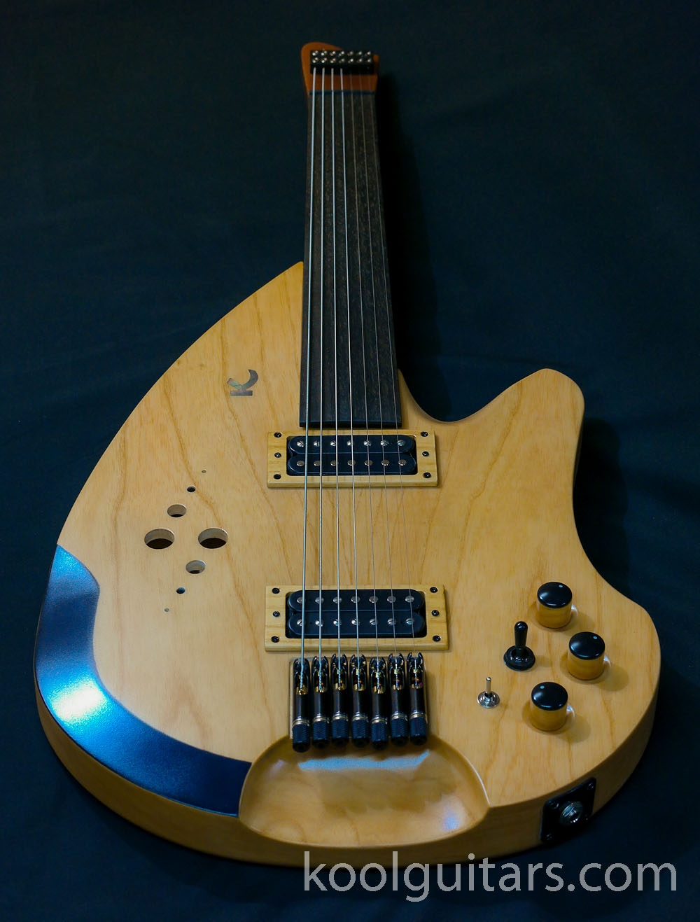 Electric oud 7 strings. piezo, oud elettrico, fretlessguitar, headlessguitar